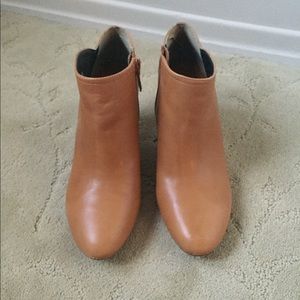 Banana Republic shoe boot size 9